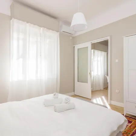 Great House W/ Private Parking-3